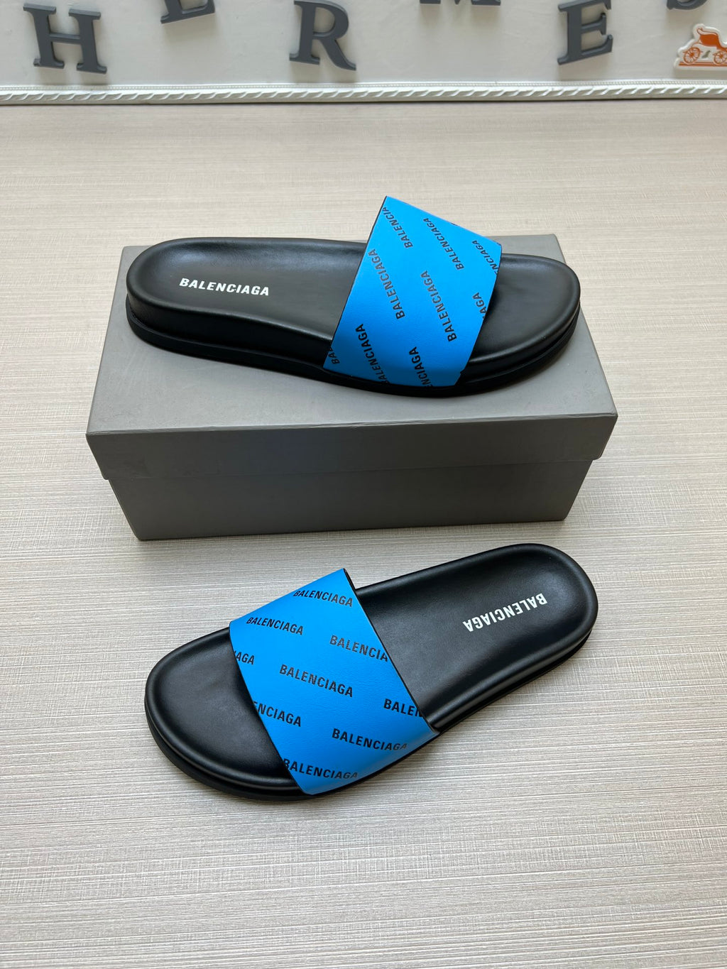 54J99Z Popular slippers
