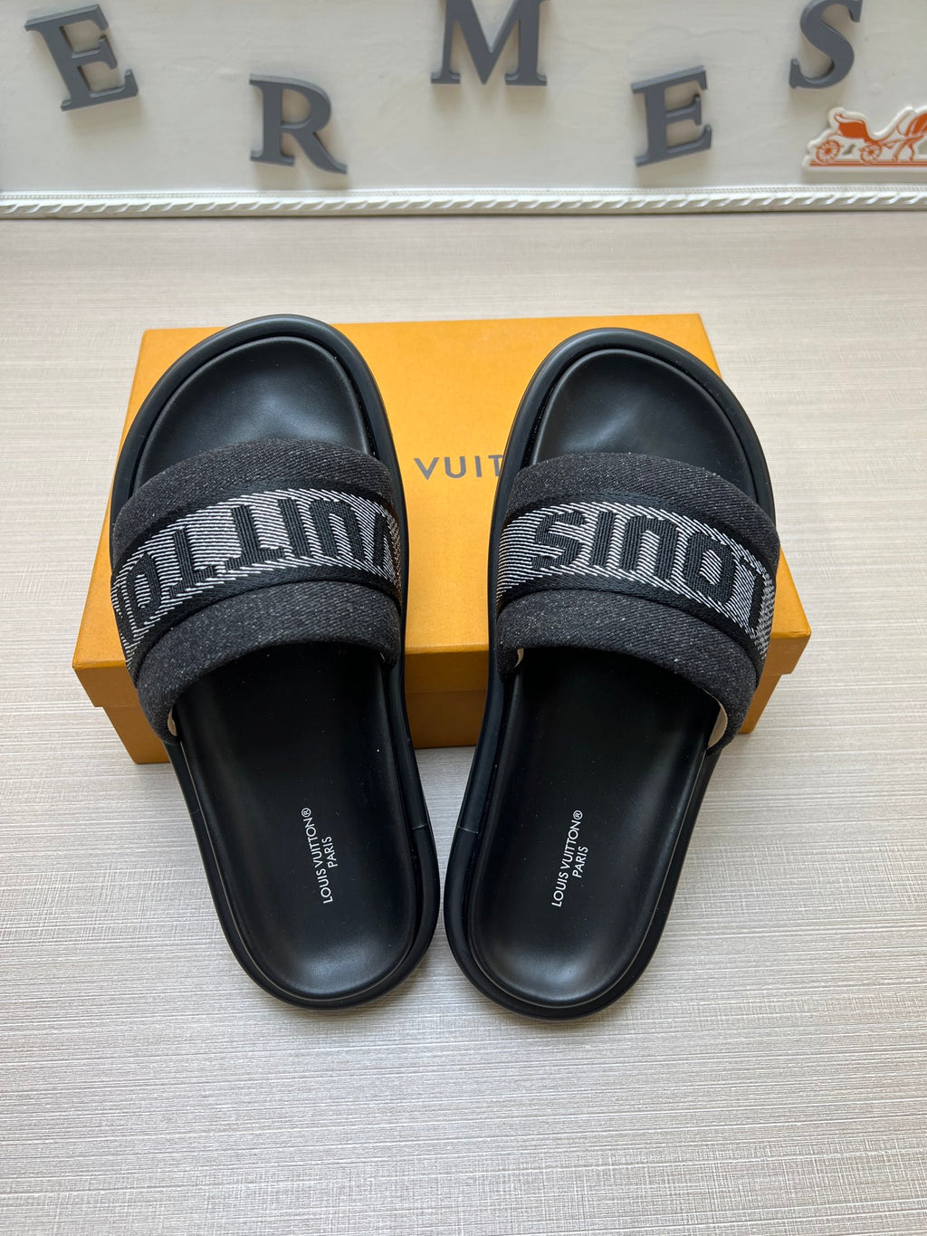 535ZE300Z Popular Slippers