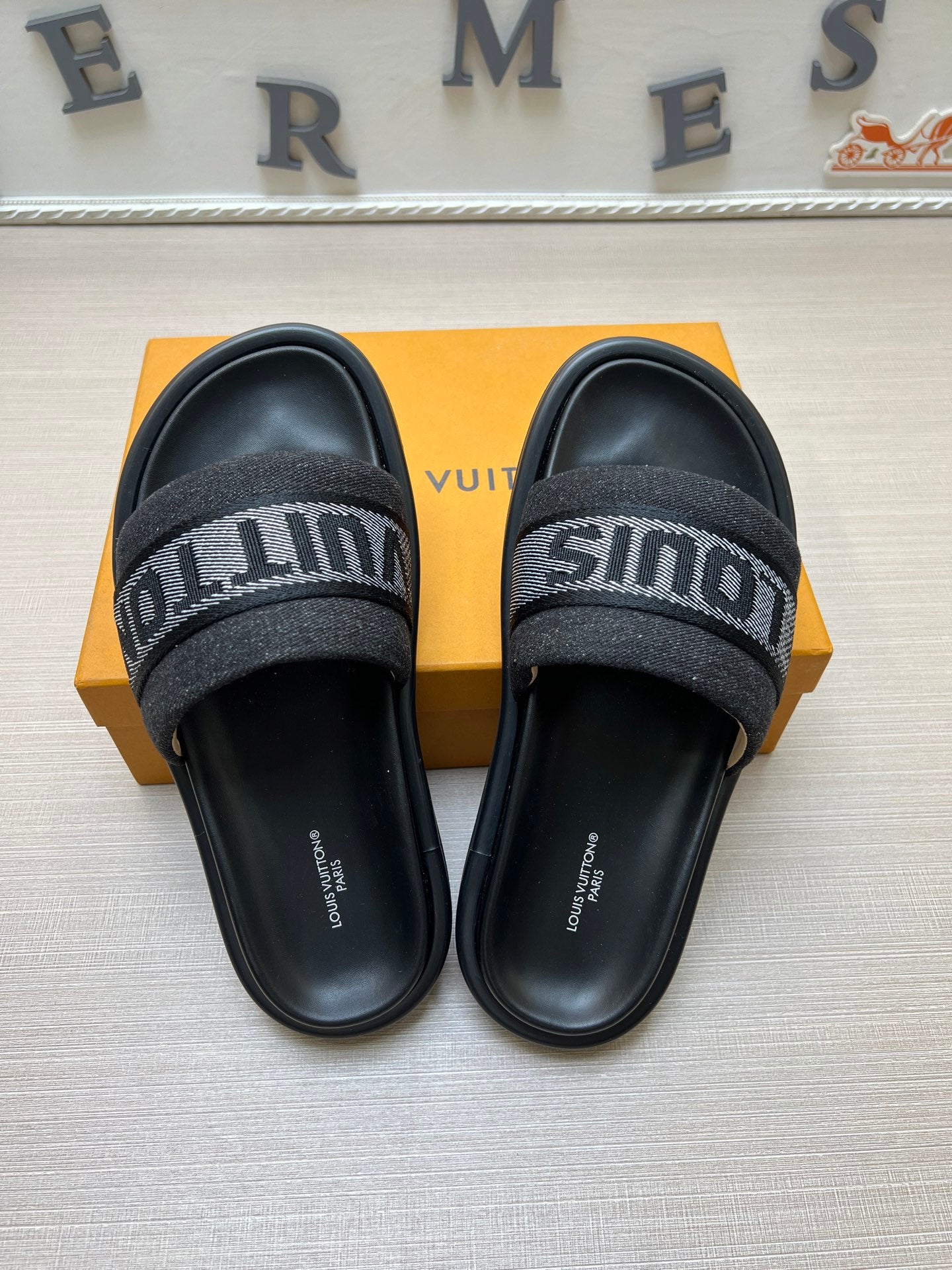 535ZE300Z Popular Slippers