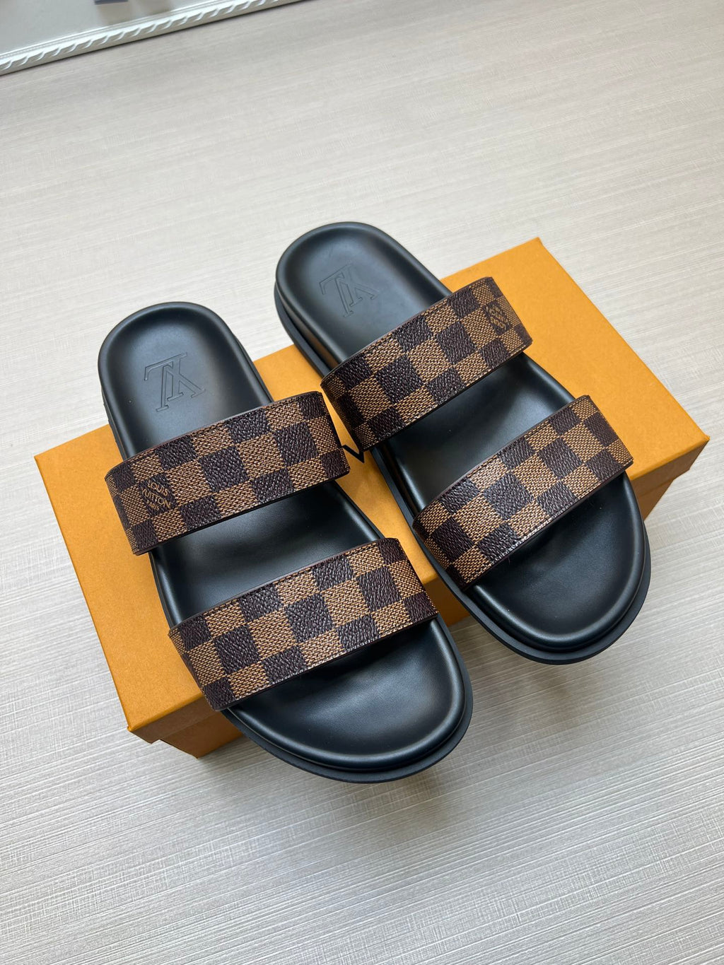 54E60Z Popular slippers