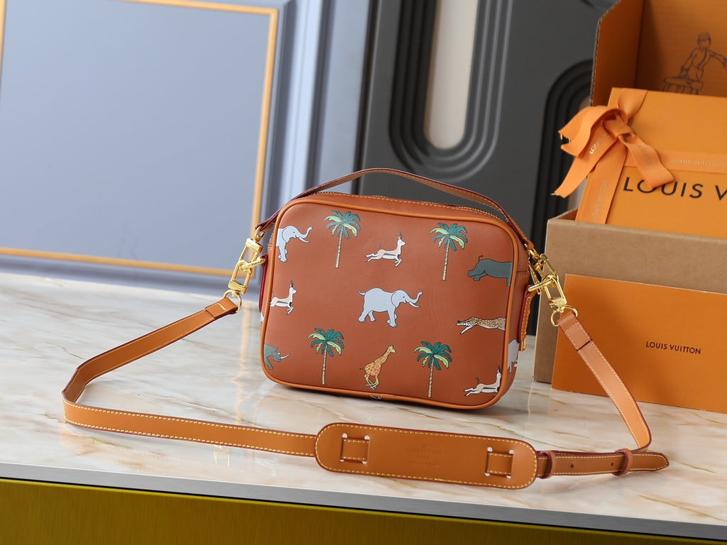 146PE109B Popular leather bag