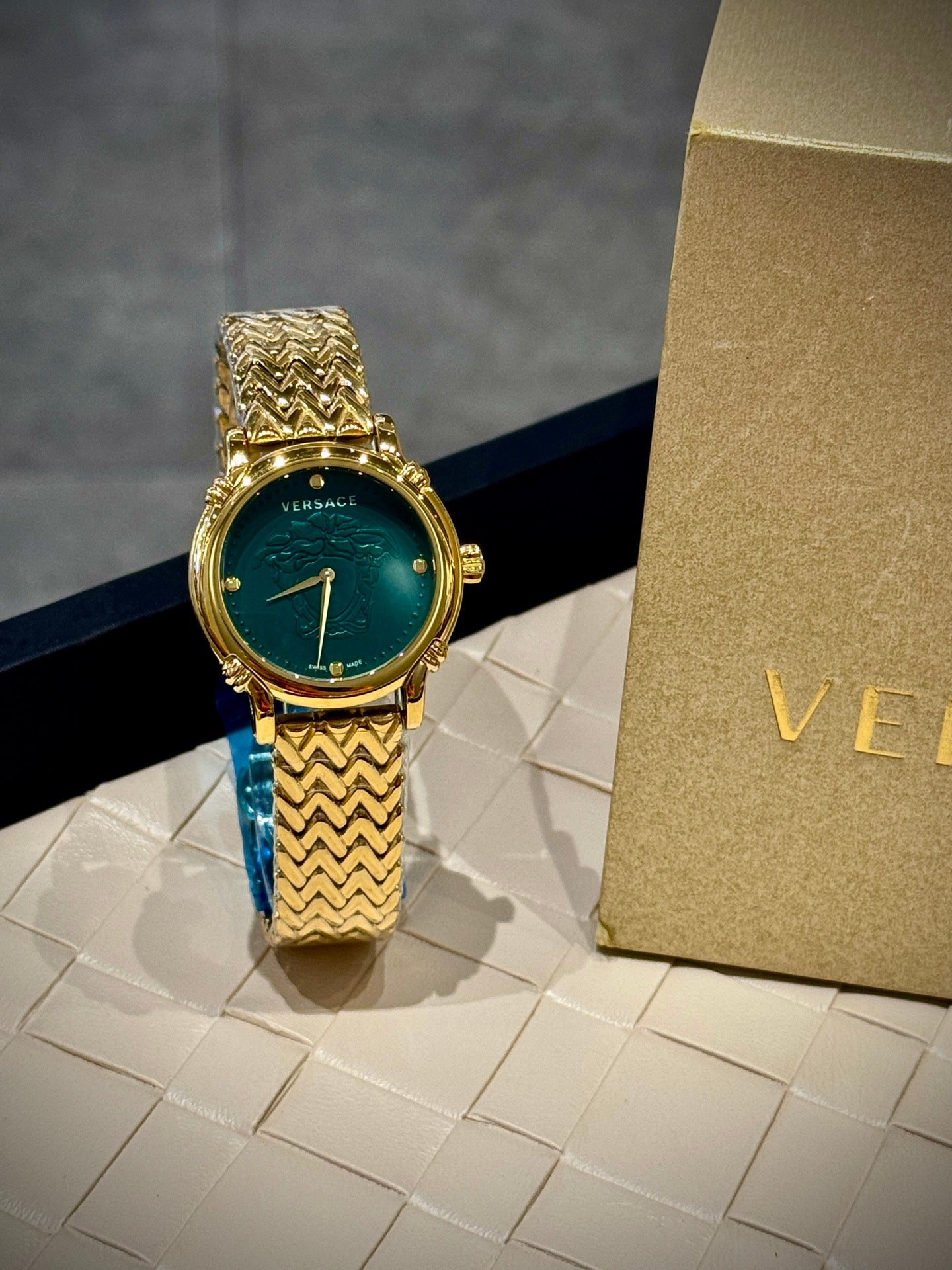 136RV78L Popular Watches