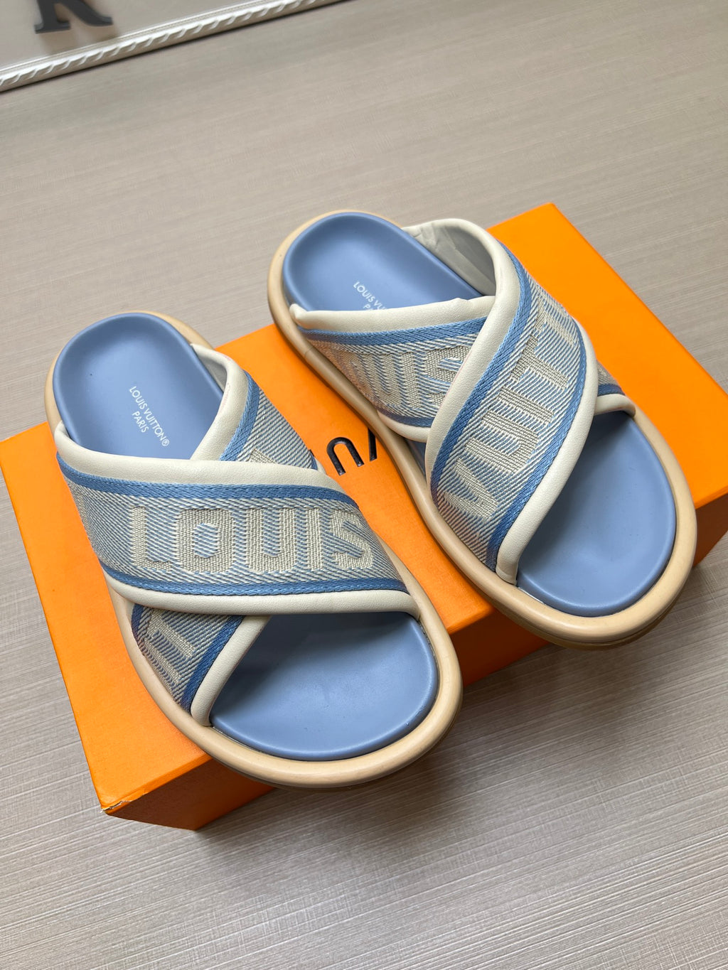 535ZE270Z Popular Slippers