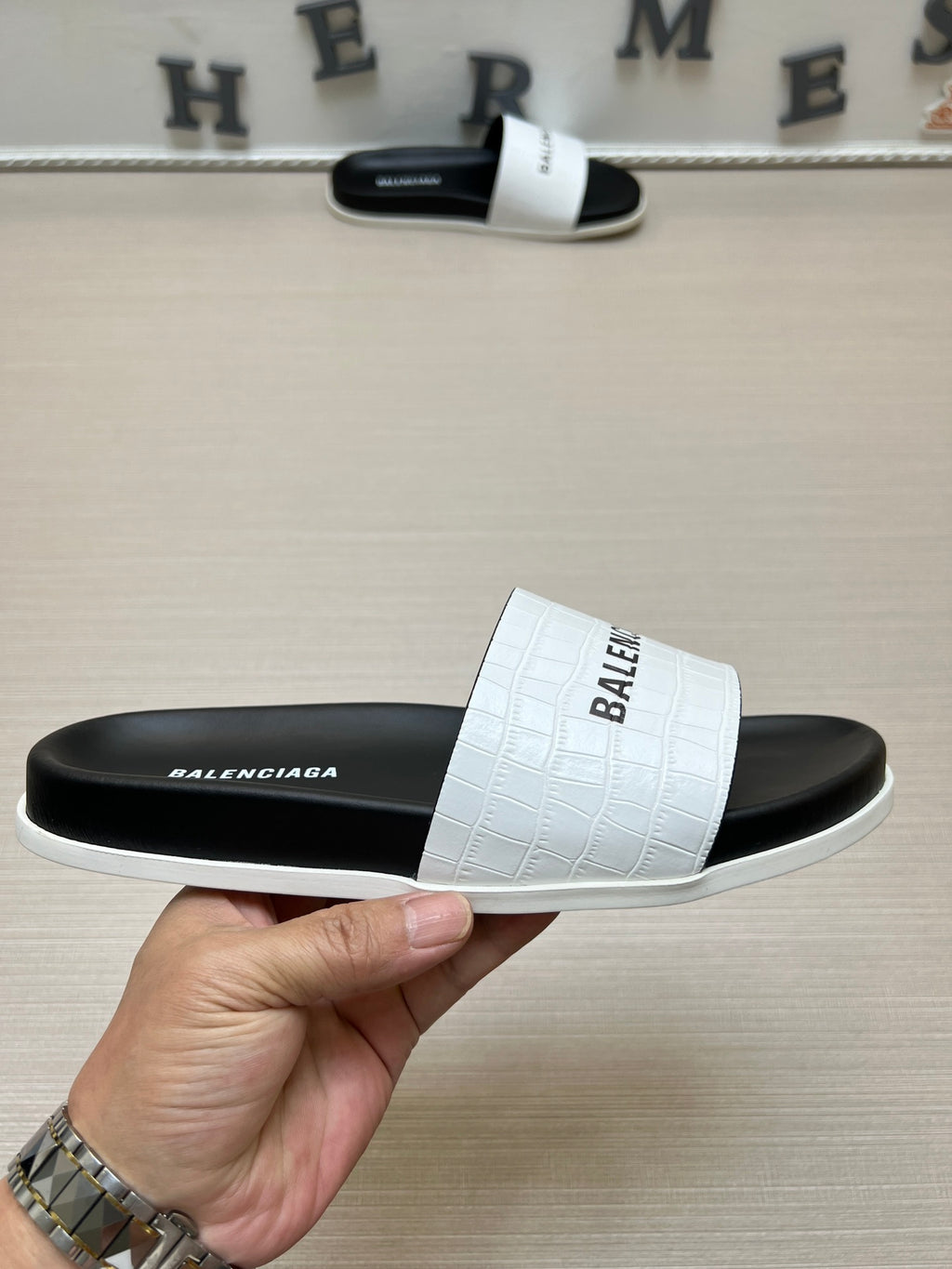 54J99Z Popular slippers