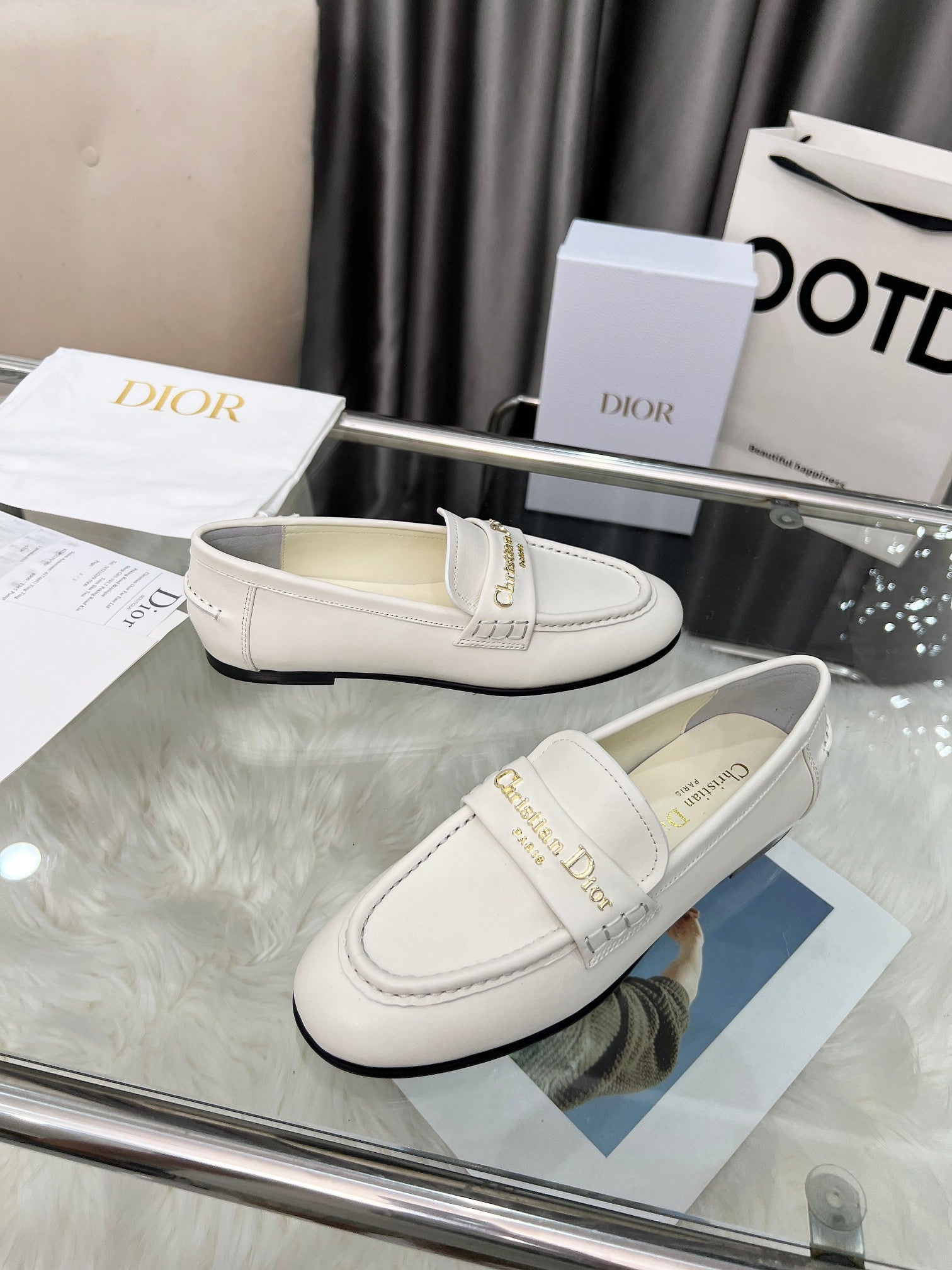 2105QD301Z Popular high-quality leather Shoes