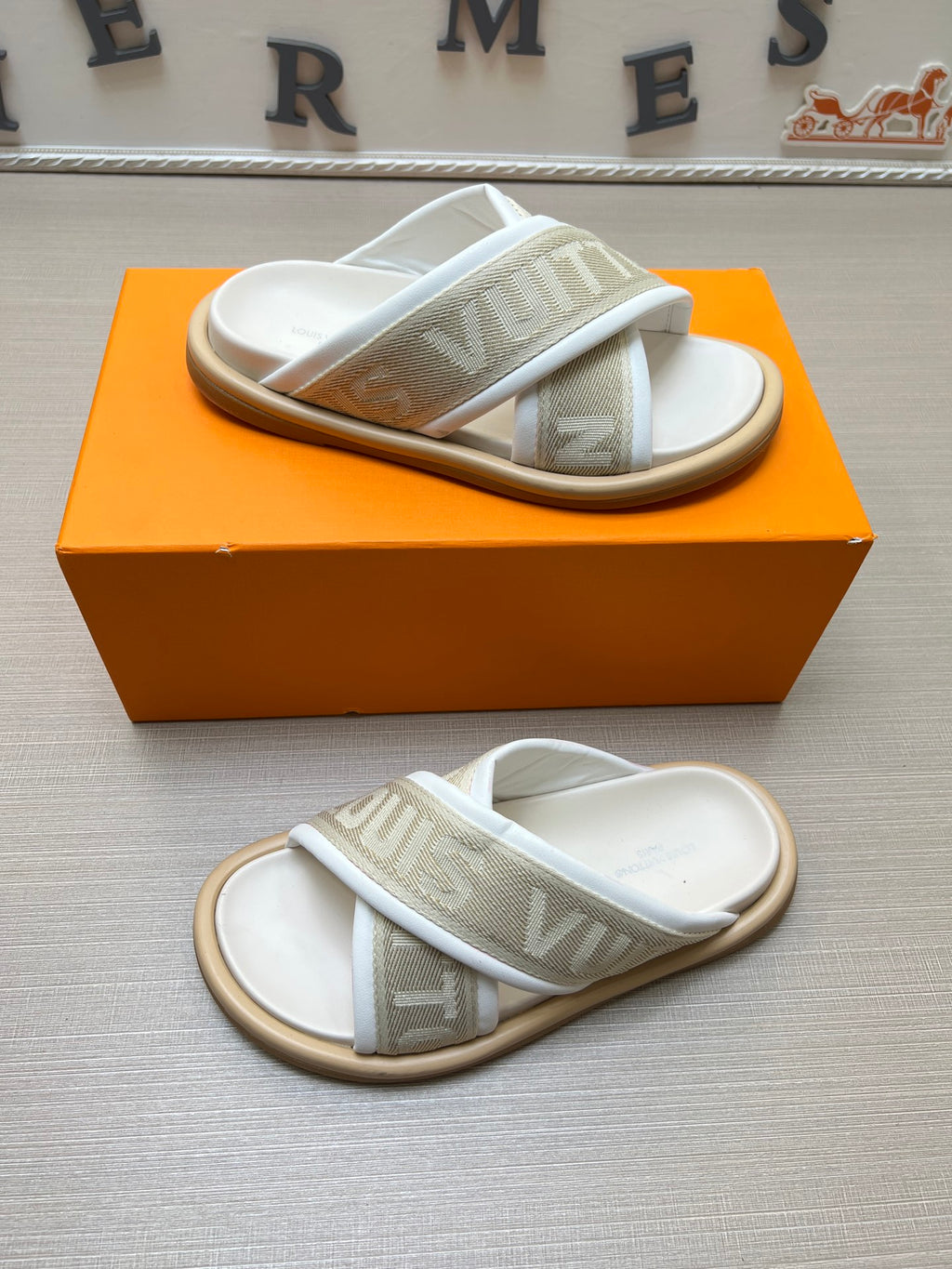 535ZE271Z Popular Slippers