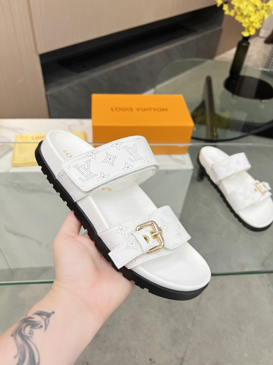 Z2X66B56 Popular high-quality leather slippers