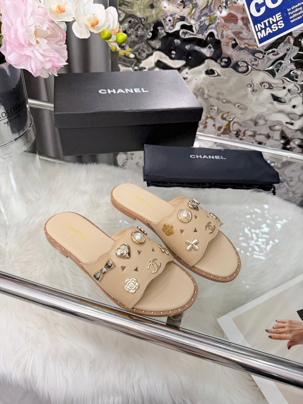 Z2X66C42  Popular high-quality leather slippers