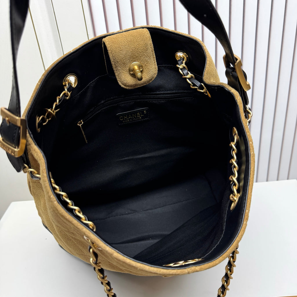 146PC19B Popular leather bag