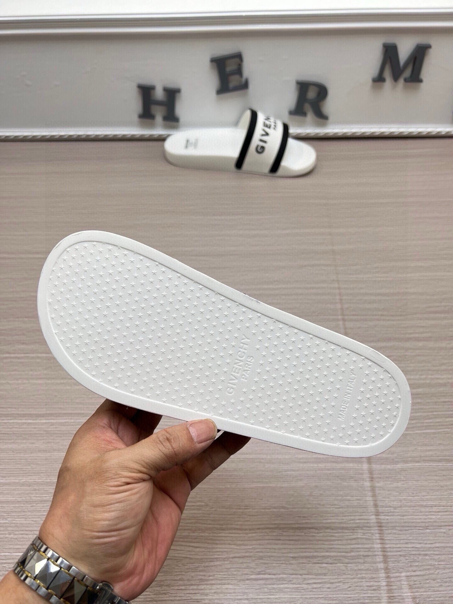 535ZGV264Z Popular Slippers