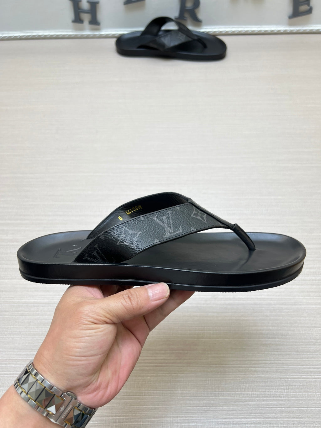 54E86Z Popular slippers
