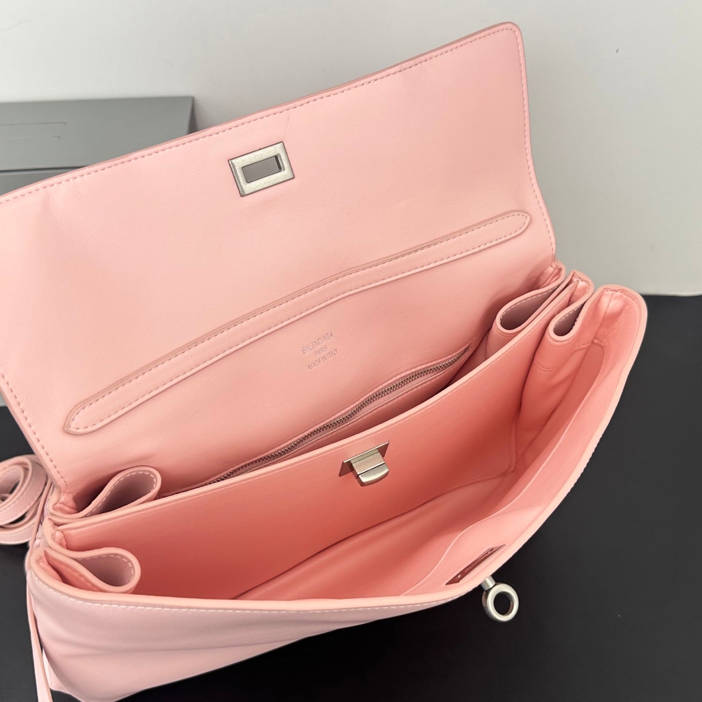 B1X56J32 Popular high-quality leather bag