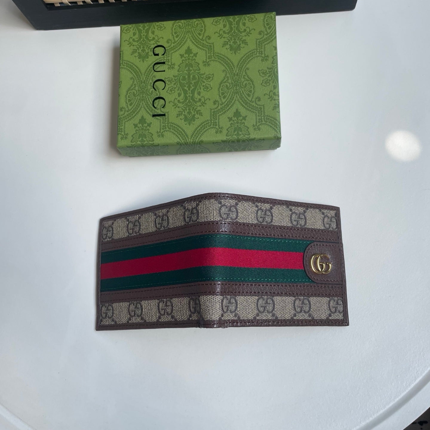 B1X46B7 Popular leather wallets ( with full packaging )
