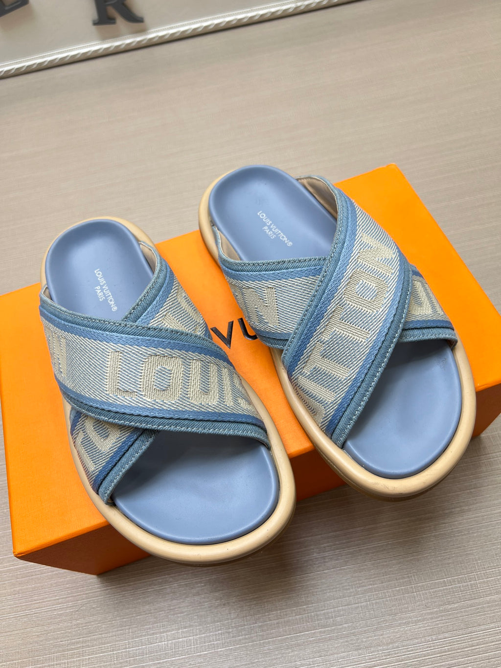 535ZE272Z Popular Slippers
