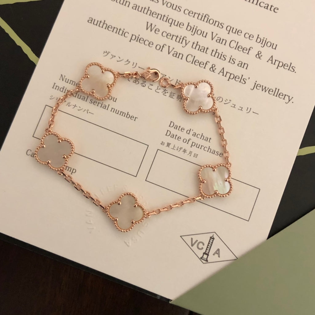 5XVA180K  Popular bracelets 5 flowers normal size1.5cm flower