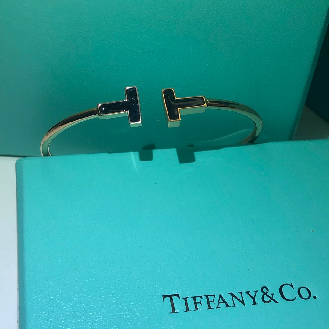 15QT57K  Popular Bracelets