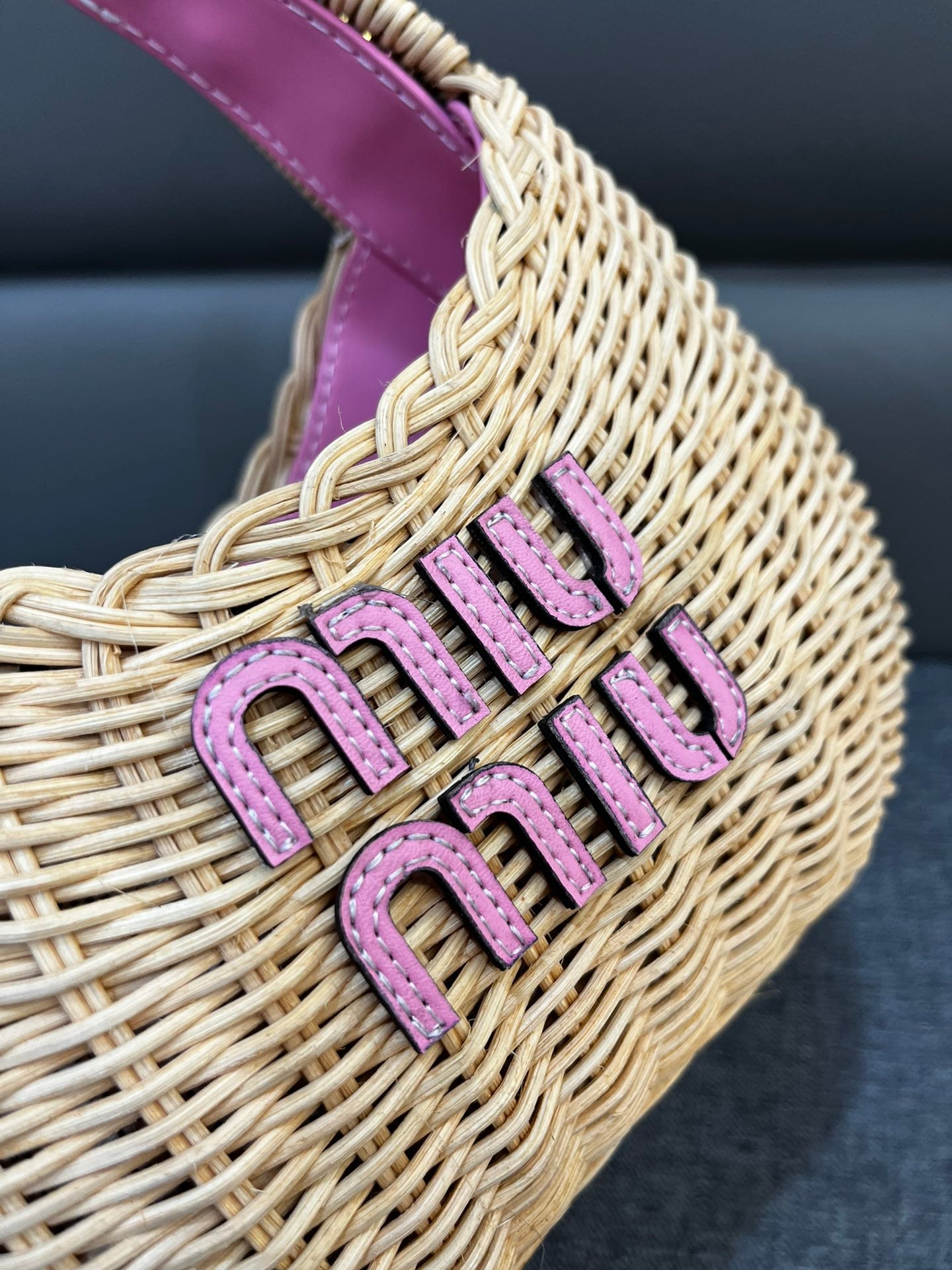 B1P46A119 Popular woven bag