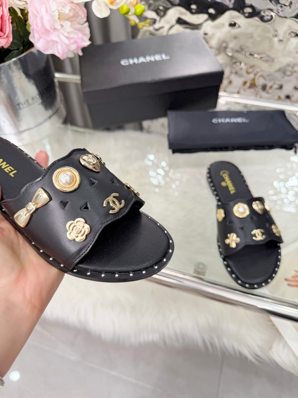 Z2X66C42  Popular high-quality leather slippers