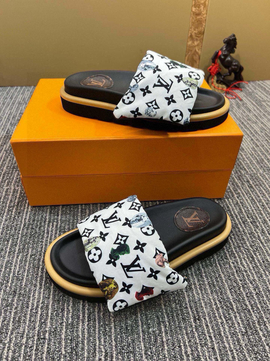 5QE12Z Popular Slippers