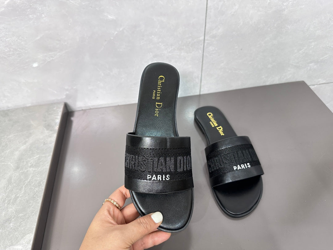 14D32Z Popular slippers