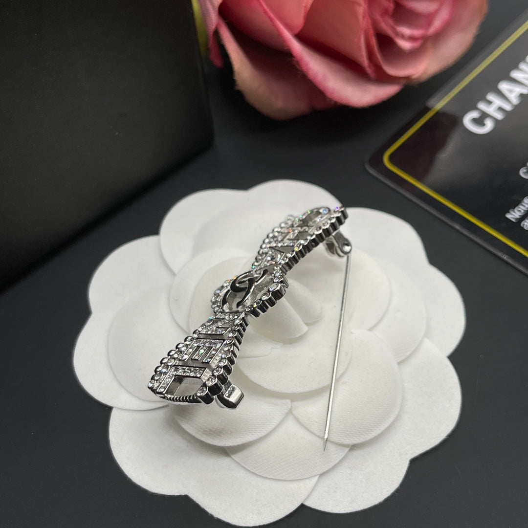 14C894X   Popular Brooch