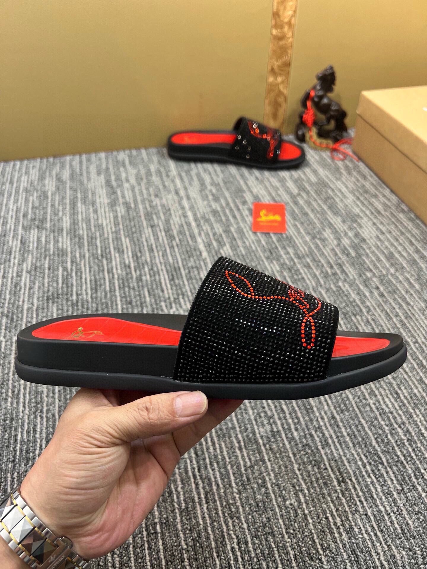 54A128Z Popular slippers