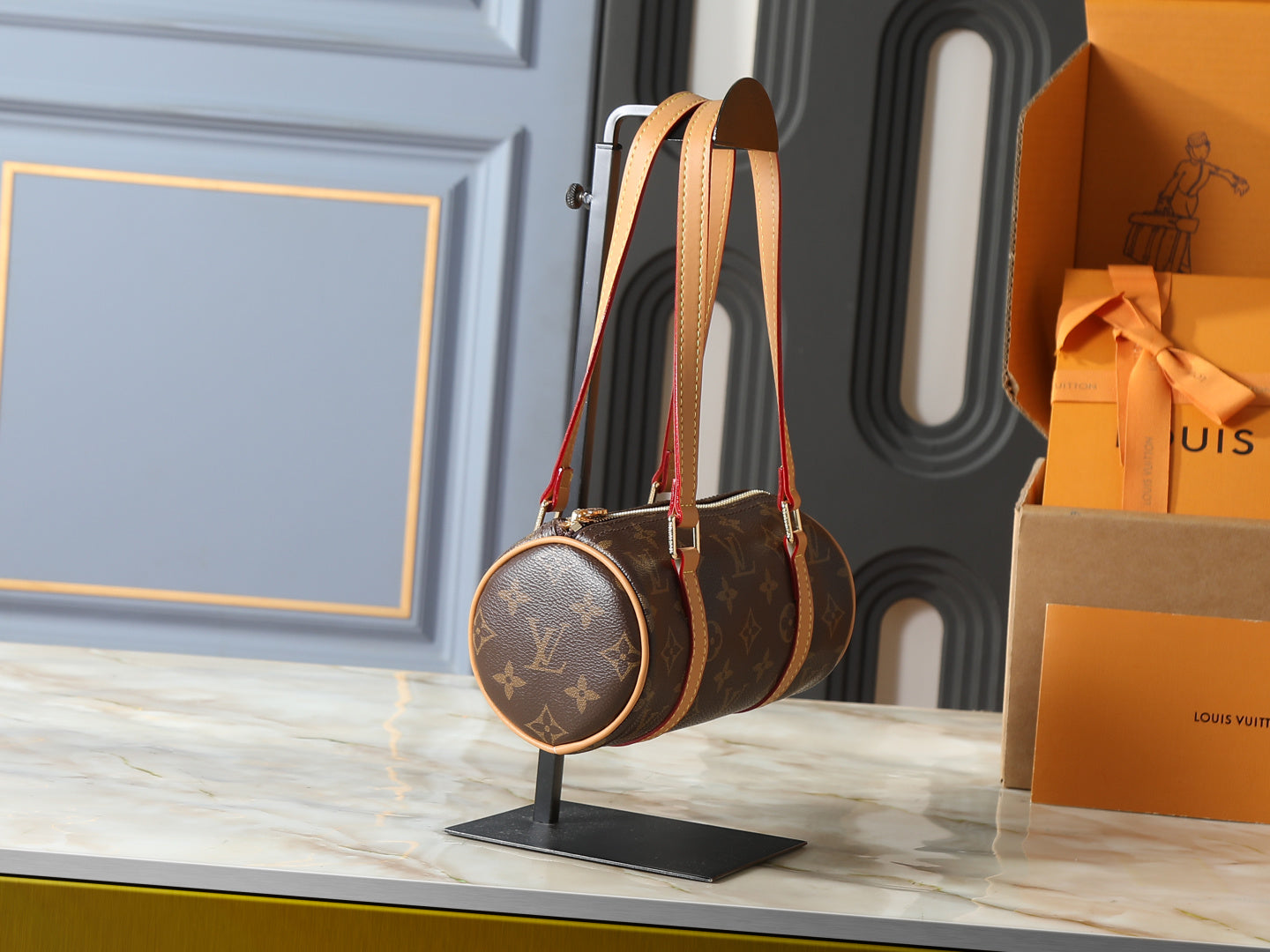 156NE21B Popular leather bag