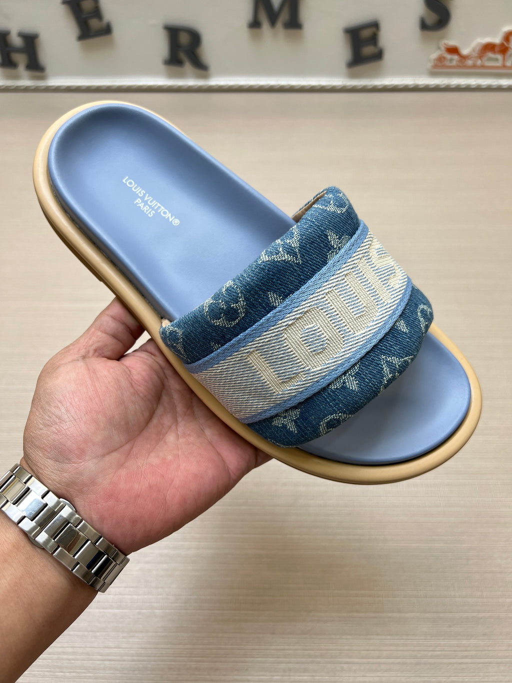 535ZE301Z Popular Slippers