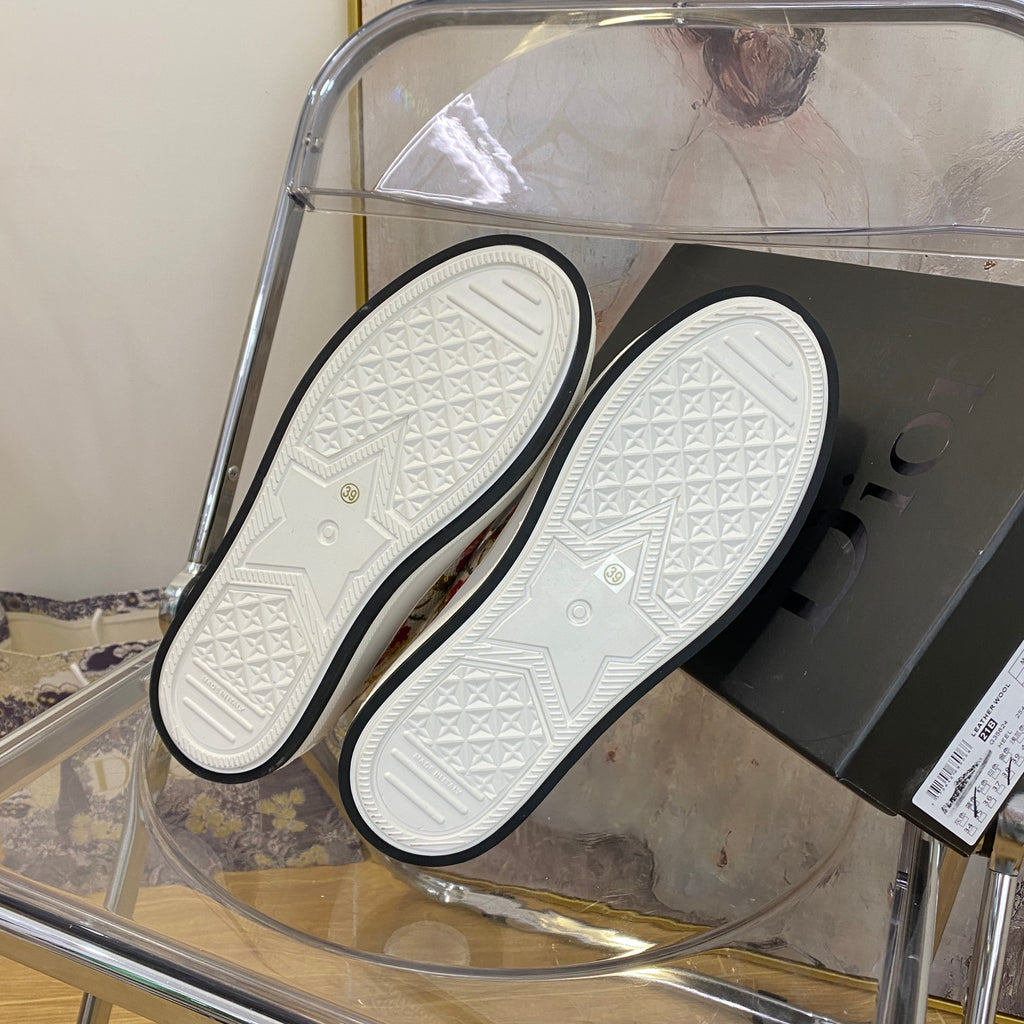 1YD20Z Popular Sneakers