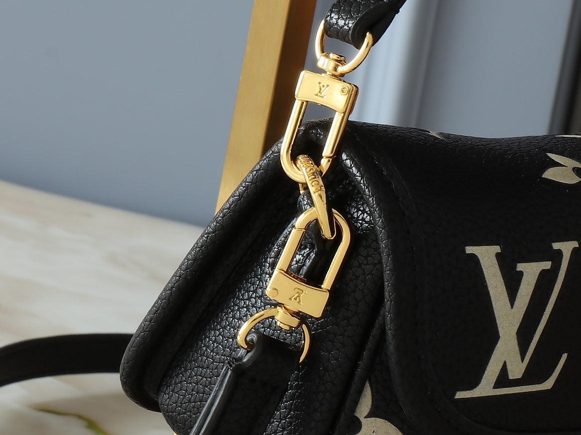 15XE4B Popular leather bag