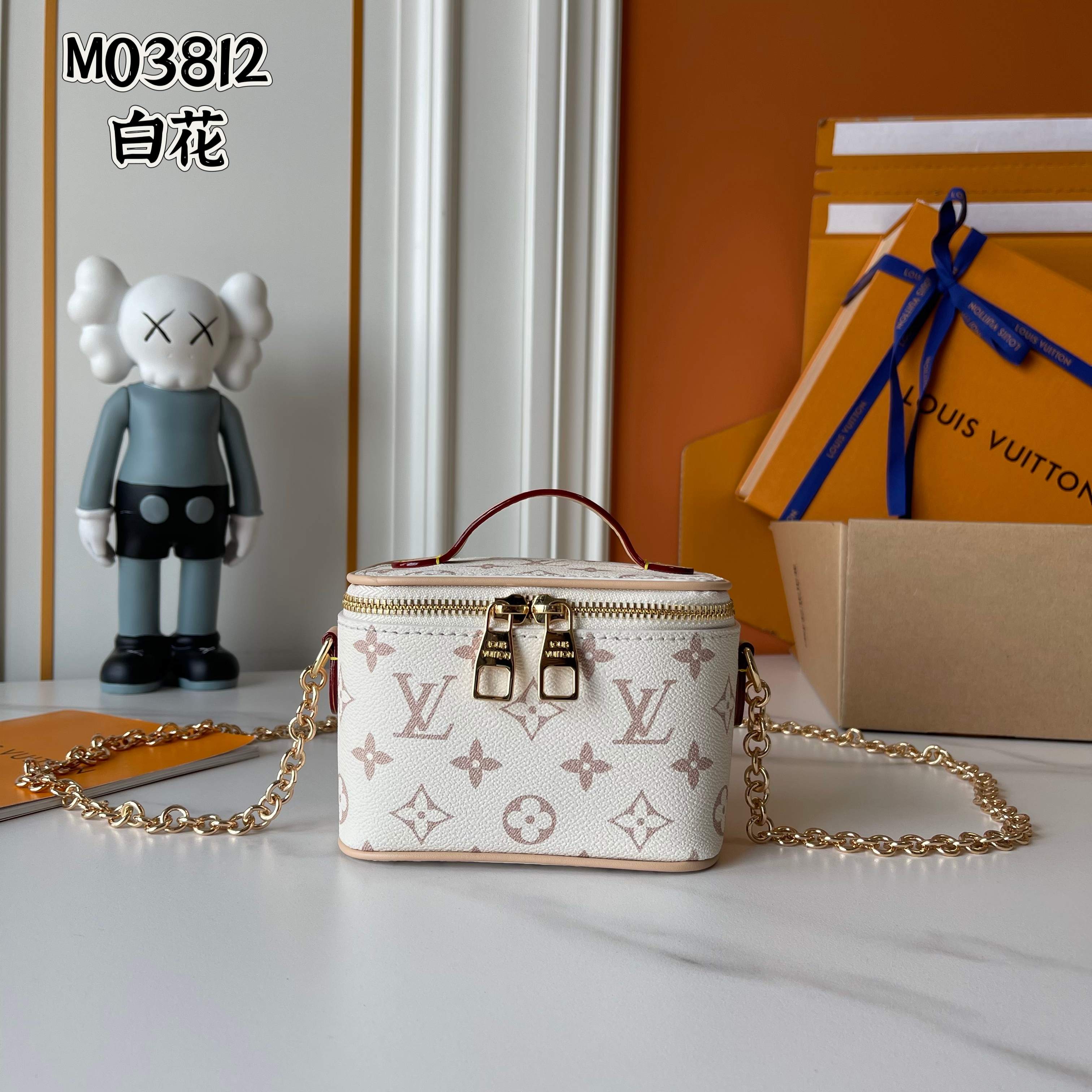 B1N56E20 Popular leather bag