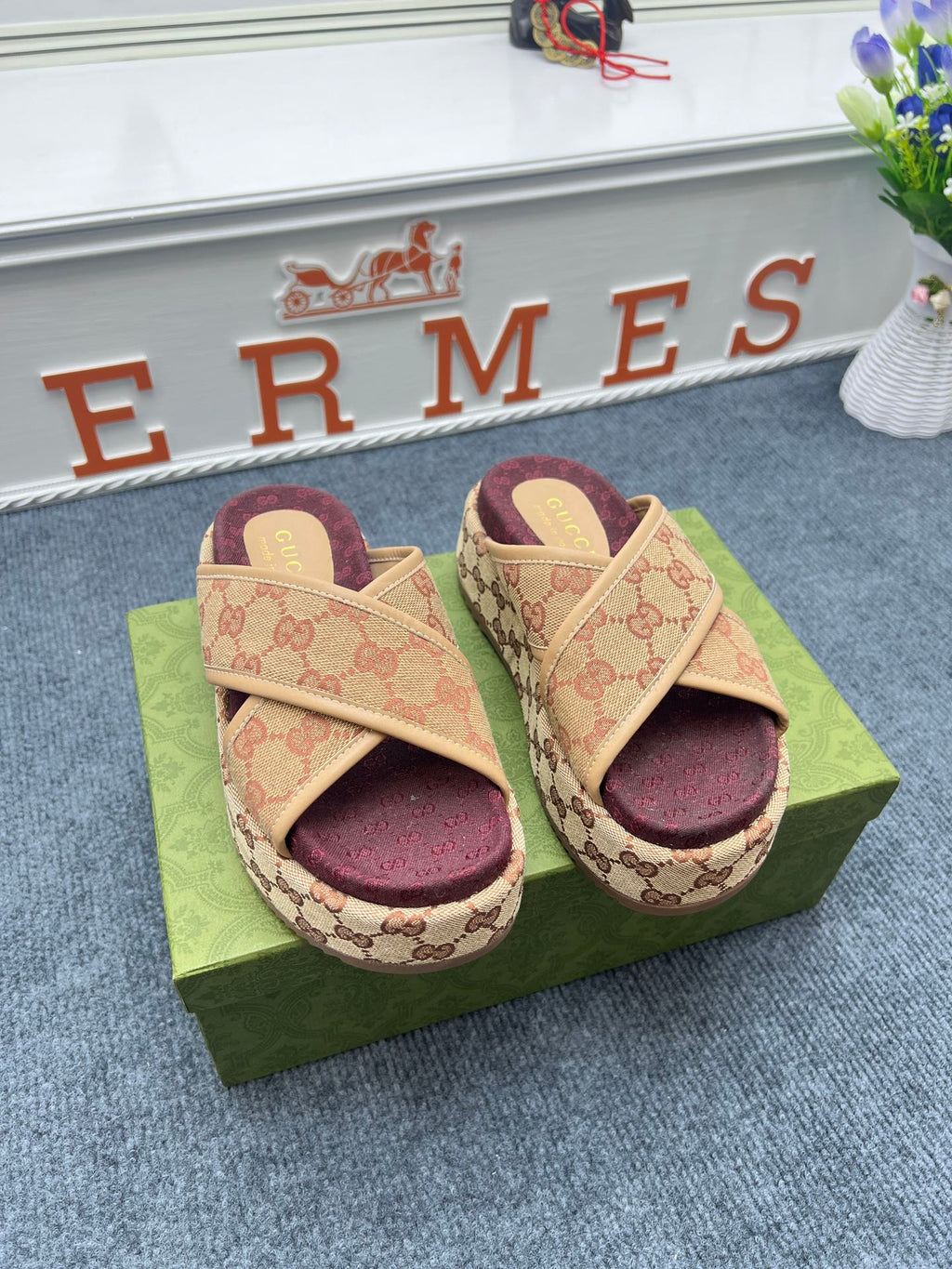 5YB69Z Popular Slippers