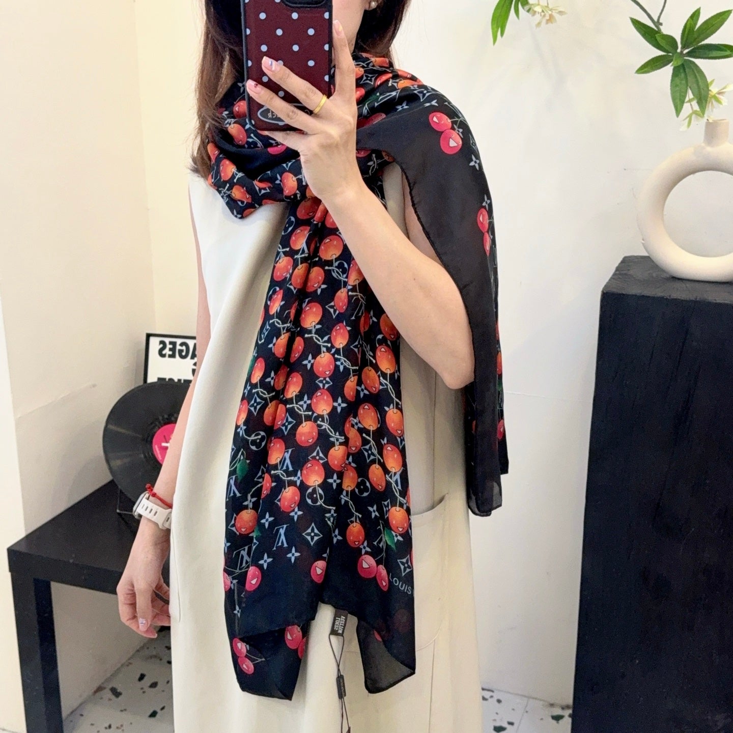 135ZE199W  Popular Silk Scarve
