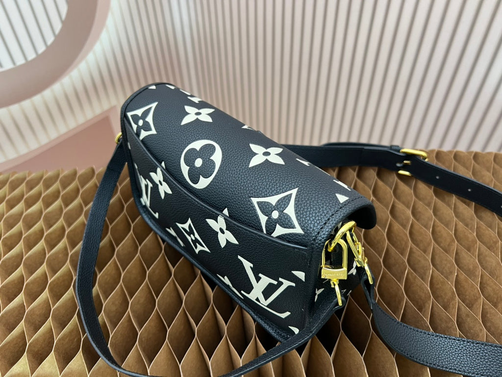 2XE028B Popular leather bag 