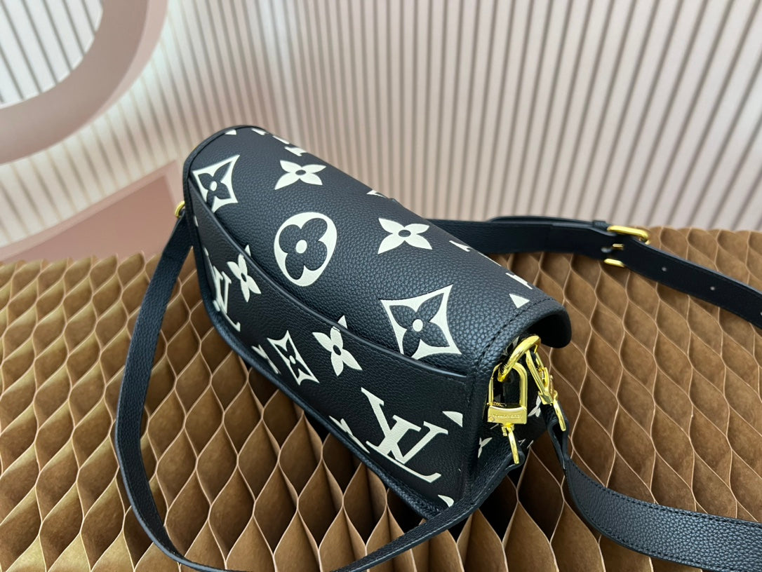 2XE028B Popular leather bag 