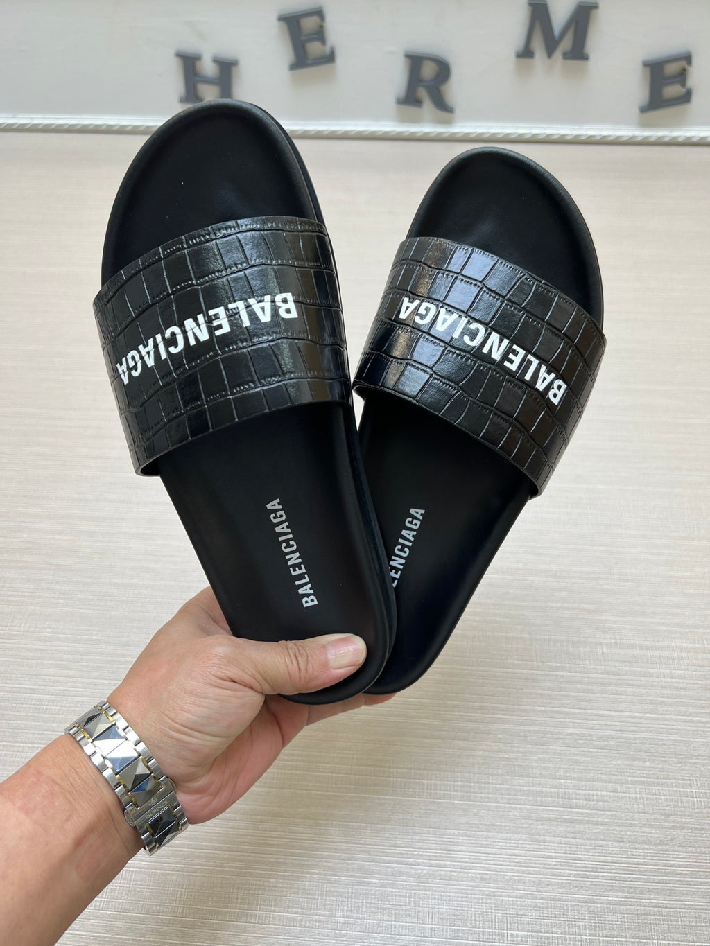 54J99Z Popular slippers