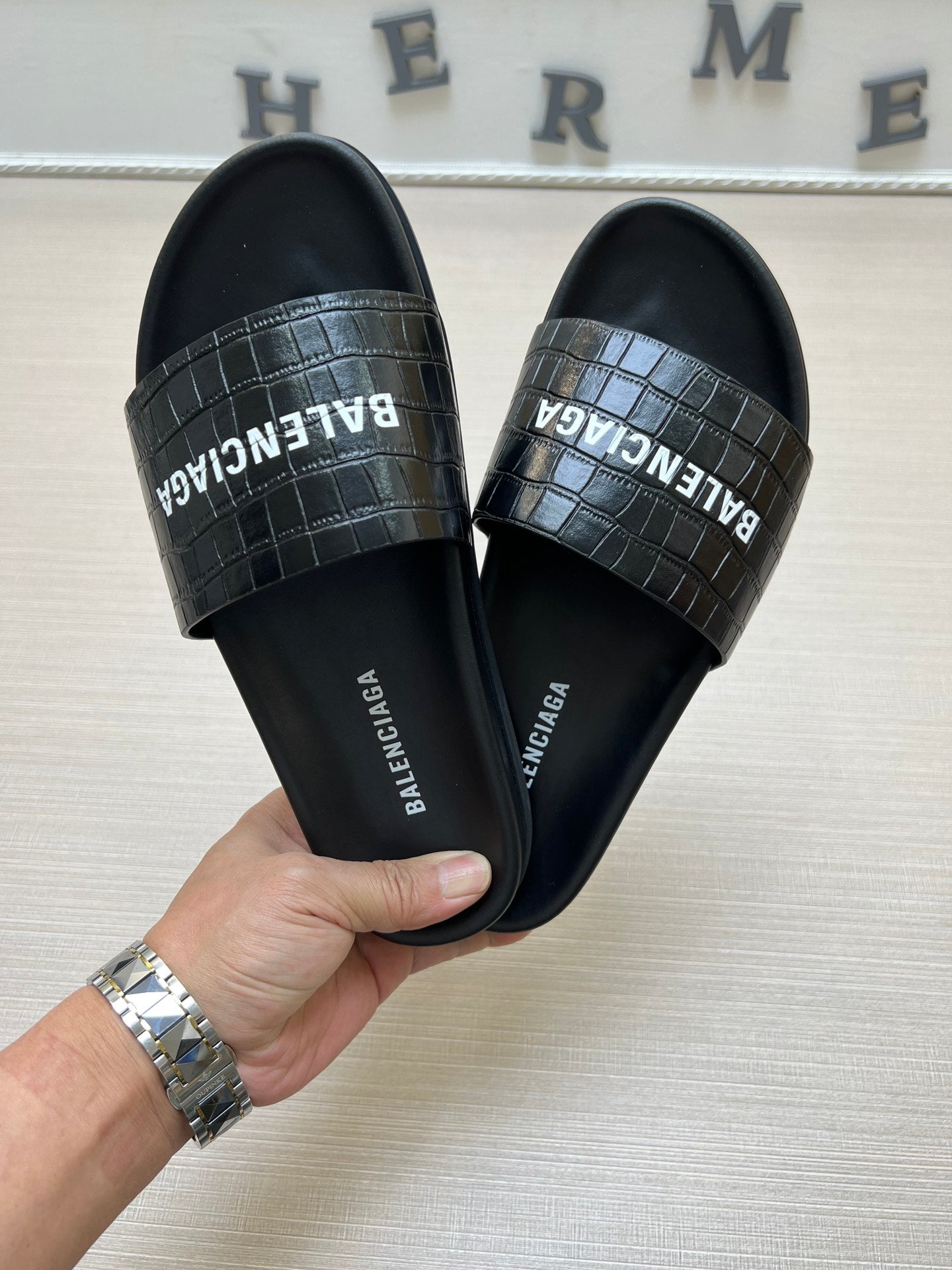 54J99Z Popular slippers