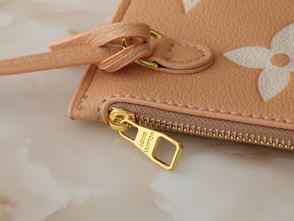 146PE92B Popular leather bag