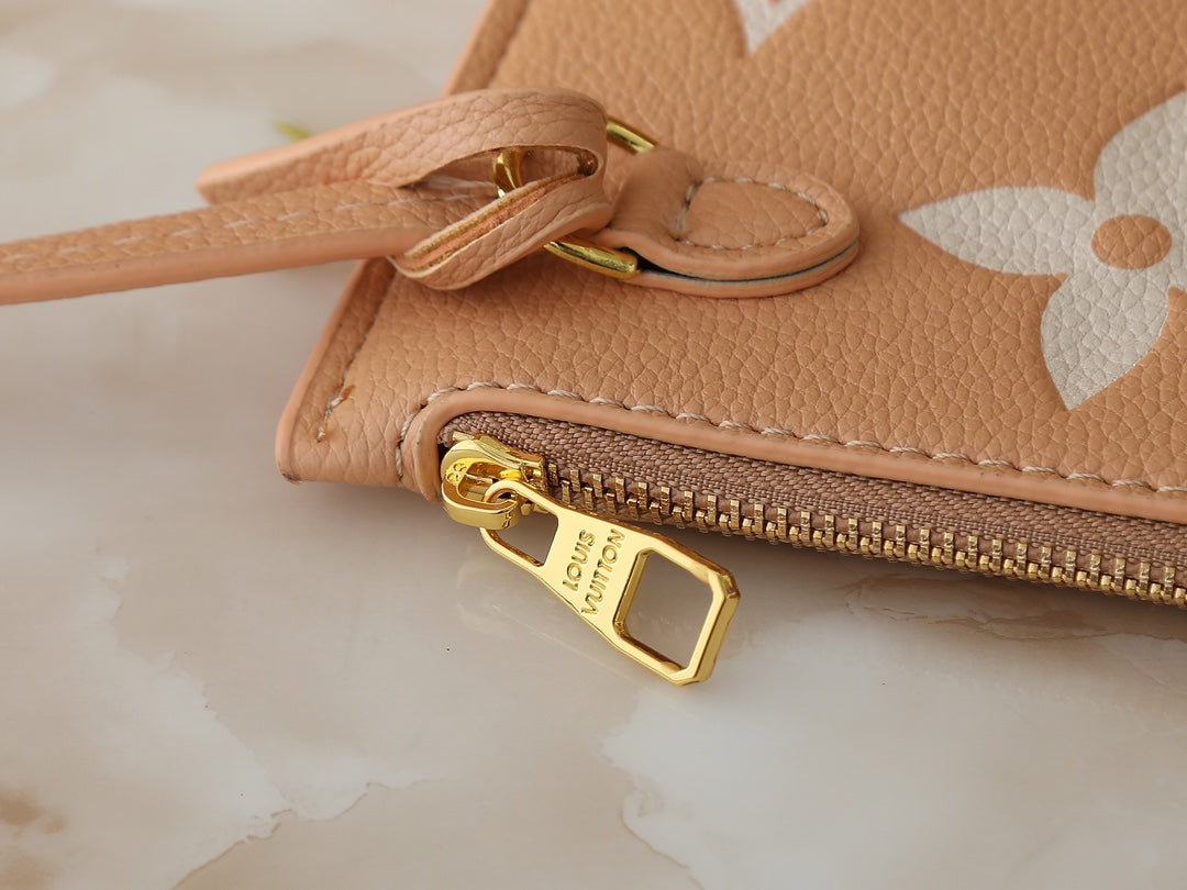146PE92B Popular leather bag
