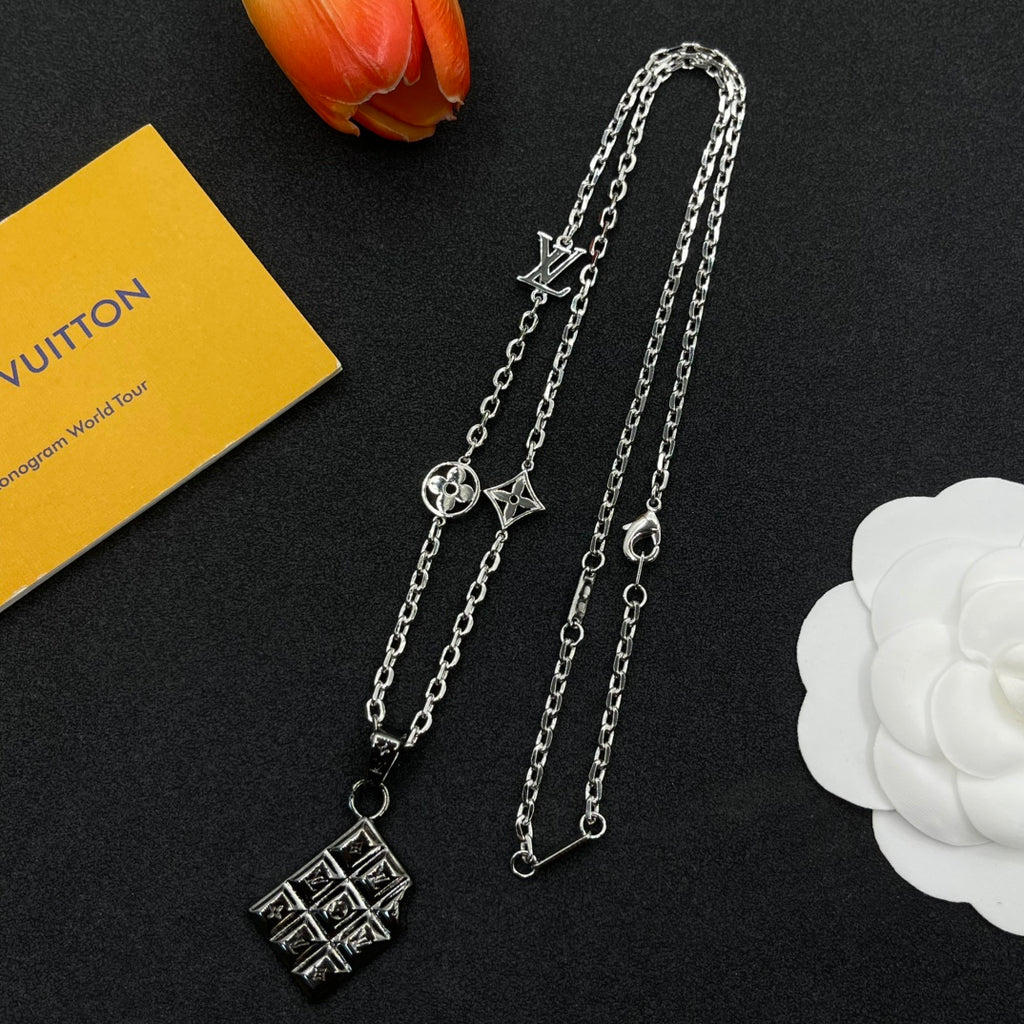 15QE129X Popular Necklace