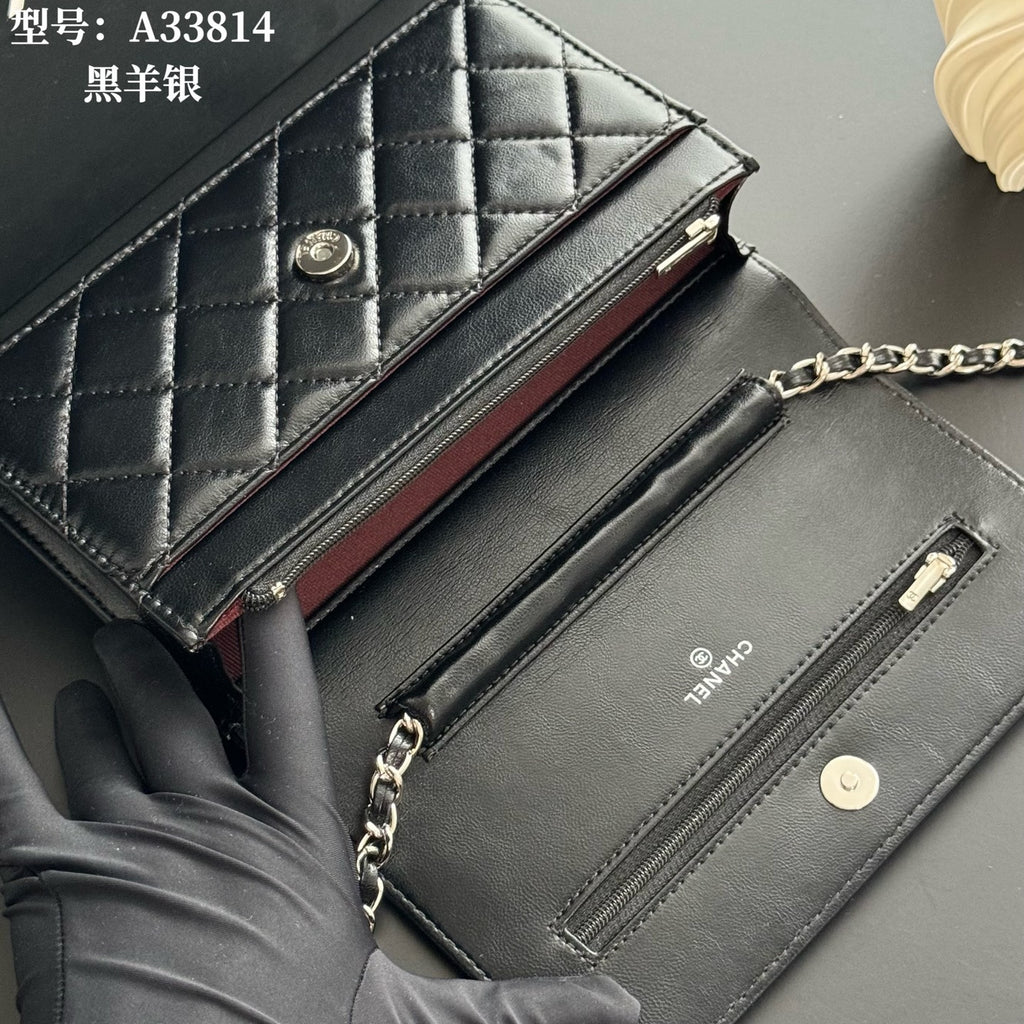 B1X66C17 Popular leather bag