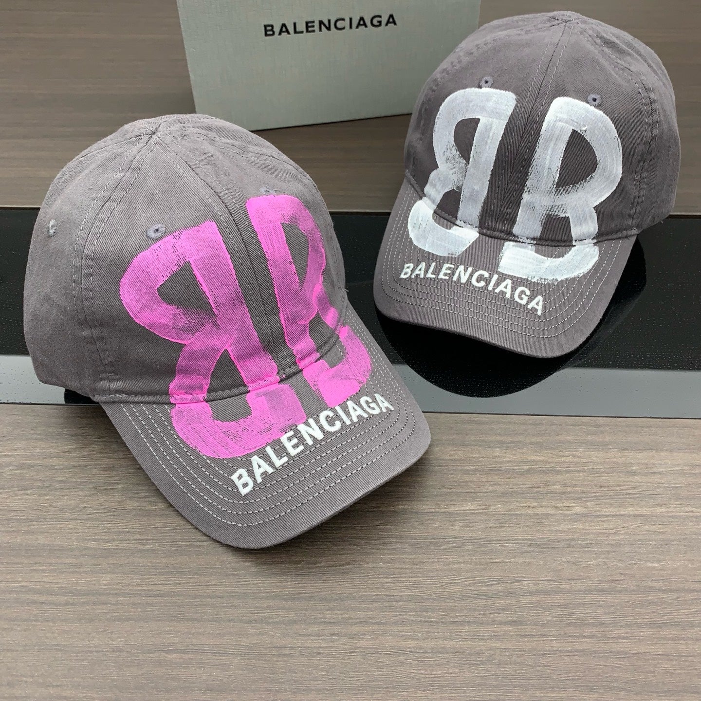 135ZJ530M Popular hats