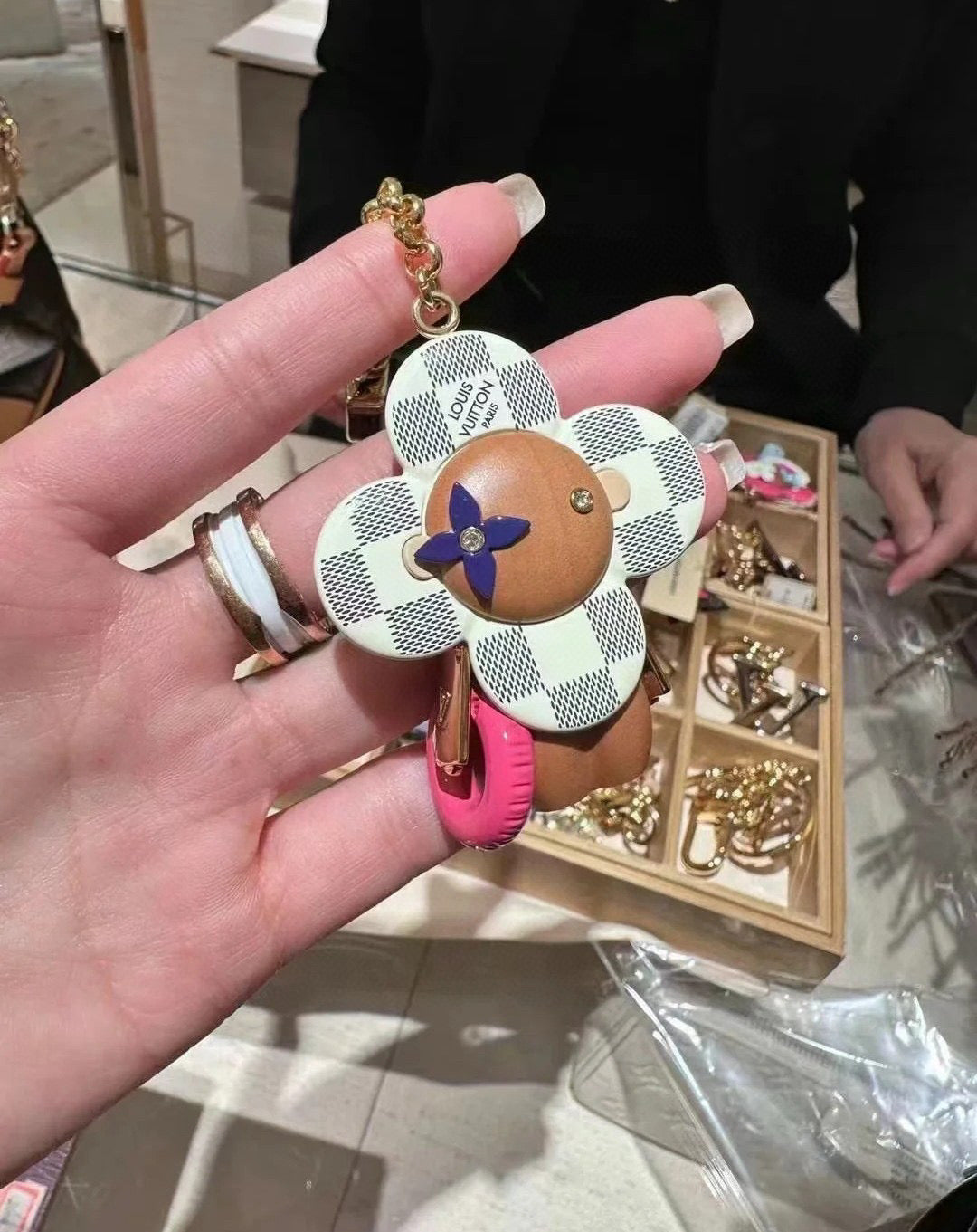 336BE16A Popular bag 's charms accessories