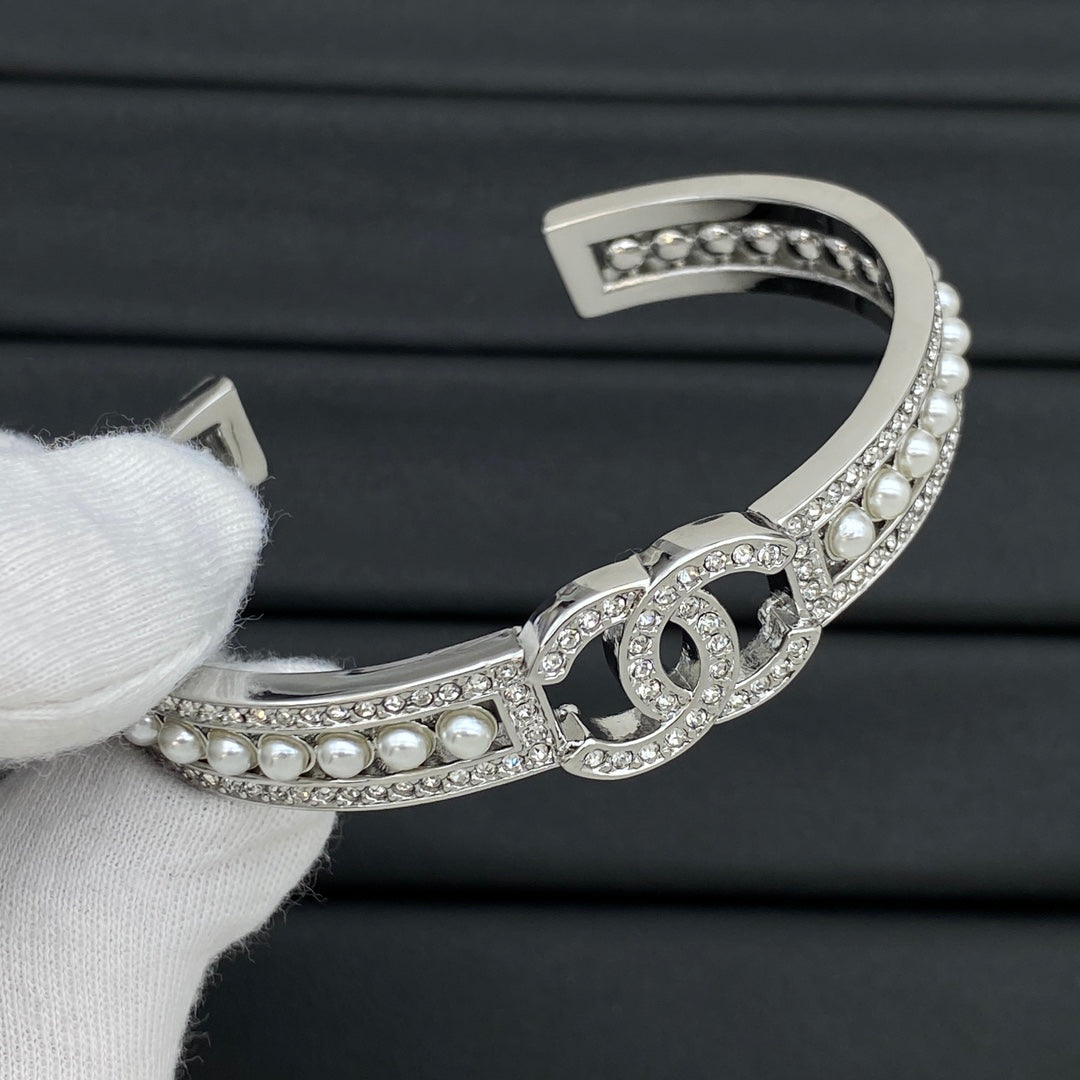 15QC64K  Popular Bracelets