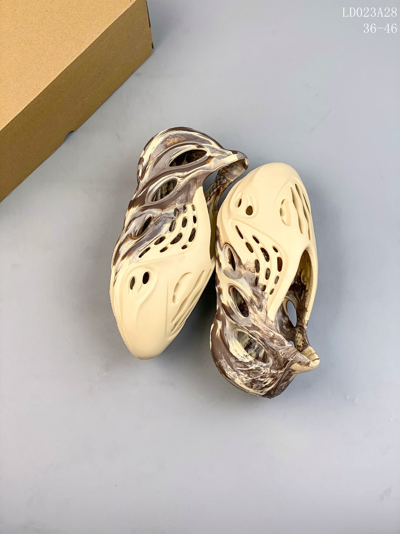 4A85Z  Popular shoes