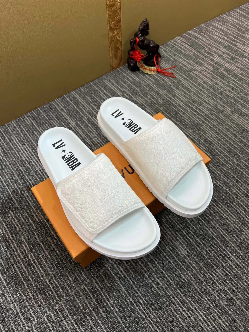 5YE47Z Popular Slippers
