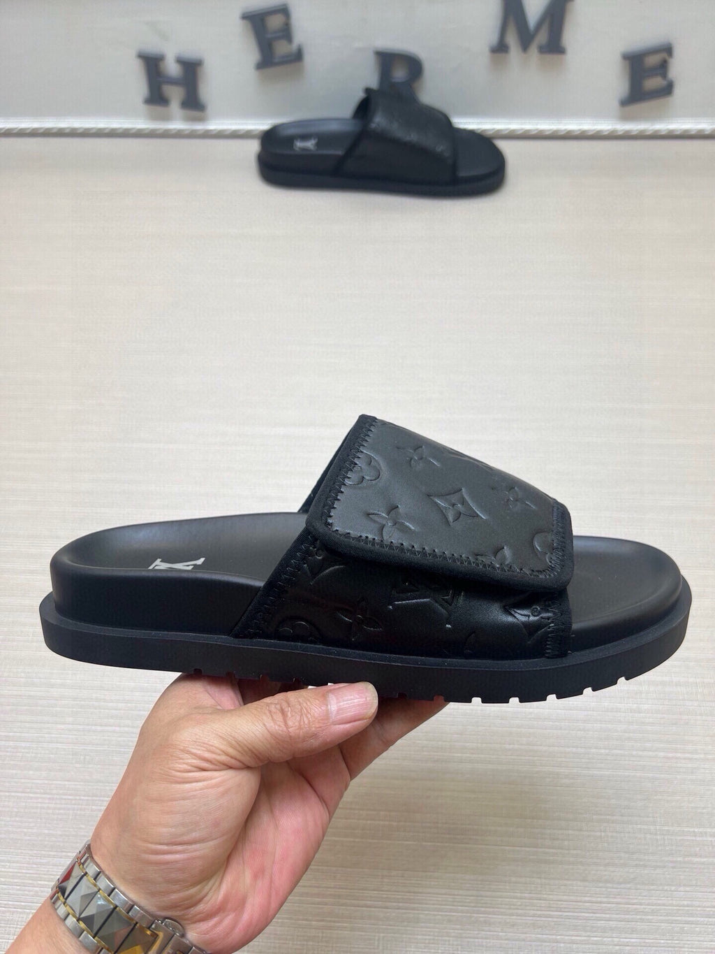 5LE210Z Popular Slippers