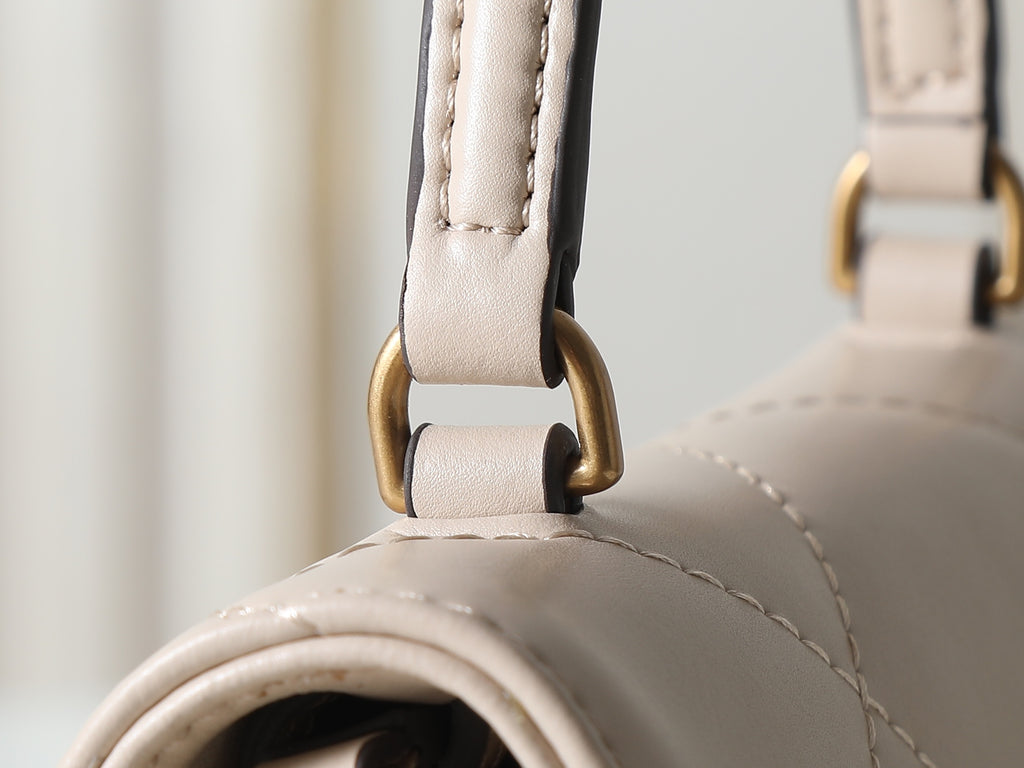 156XA26B Popular leather bag