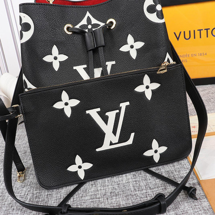 2E04B Popular leather bag 