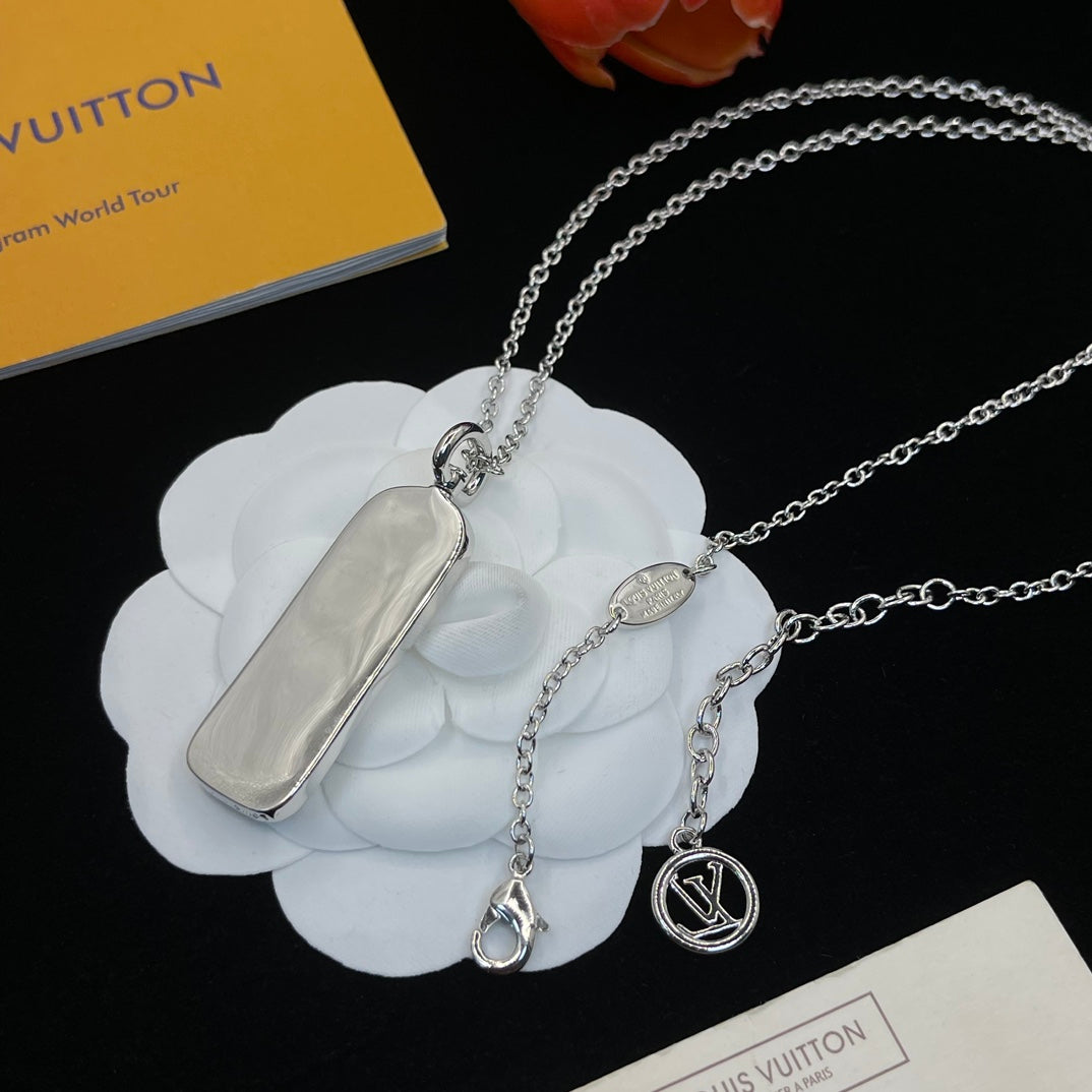 15QE128X Popular Necklace